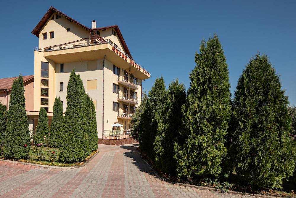 Grand Hotel 54/57