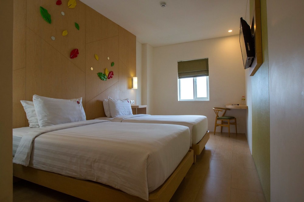 Ascent Hotel & Cafe Malang (formerly MaxOne Ascent Hotel Malang) 8/41