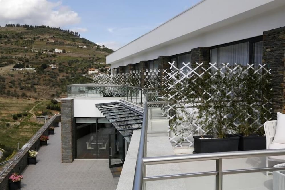 LBV HOUSE HOTEL 5/50