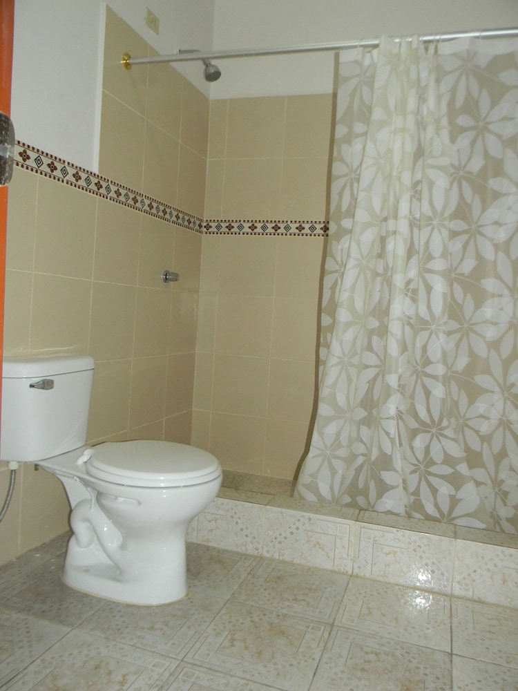 RIO GUAYAS HOTEL 28/30