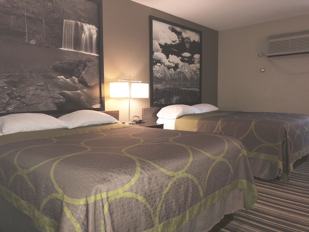 Super 8 by Wyndham Pocatello 12/25