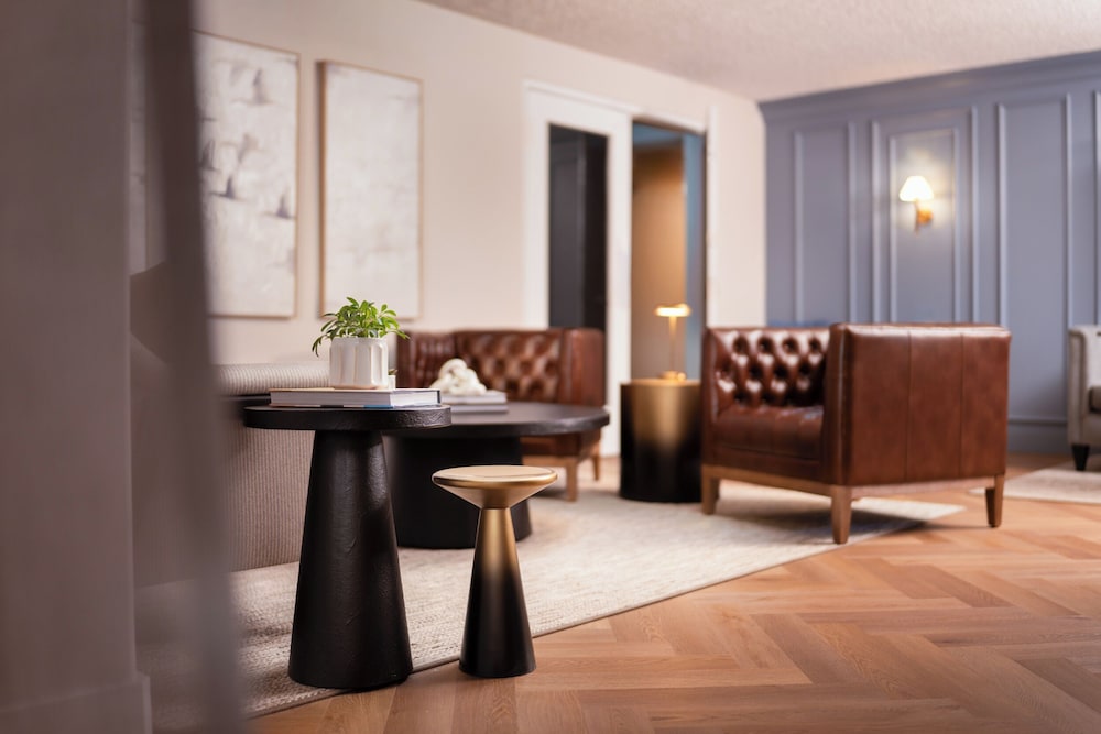 Pomeroy Hotel Conference Centre 44/64