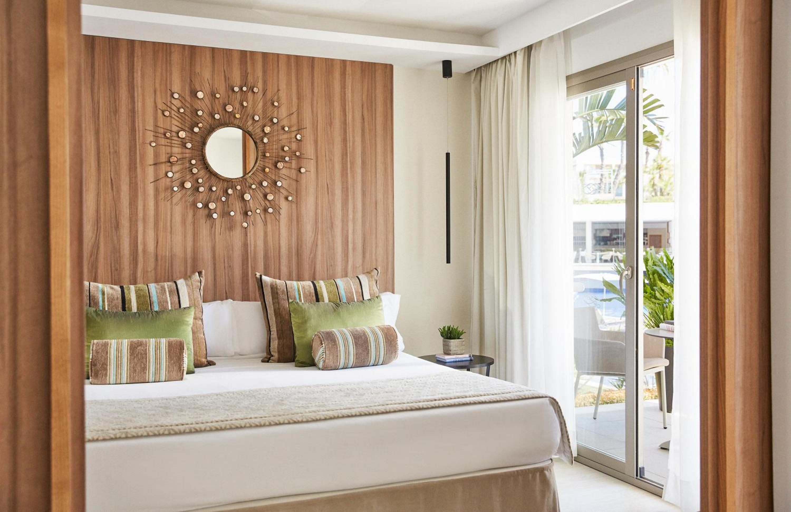 2 BEDROOMS, SUITE