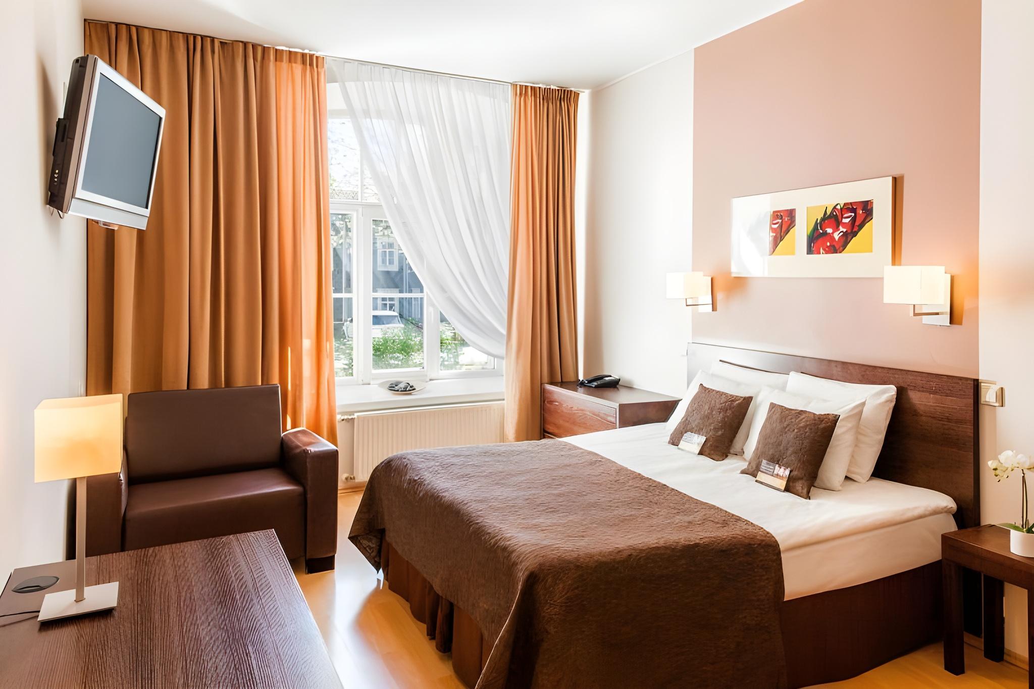 Plus, Standard, Double and Twin Beds