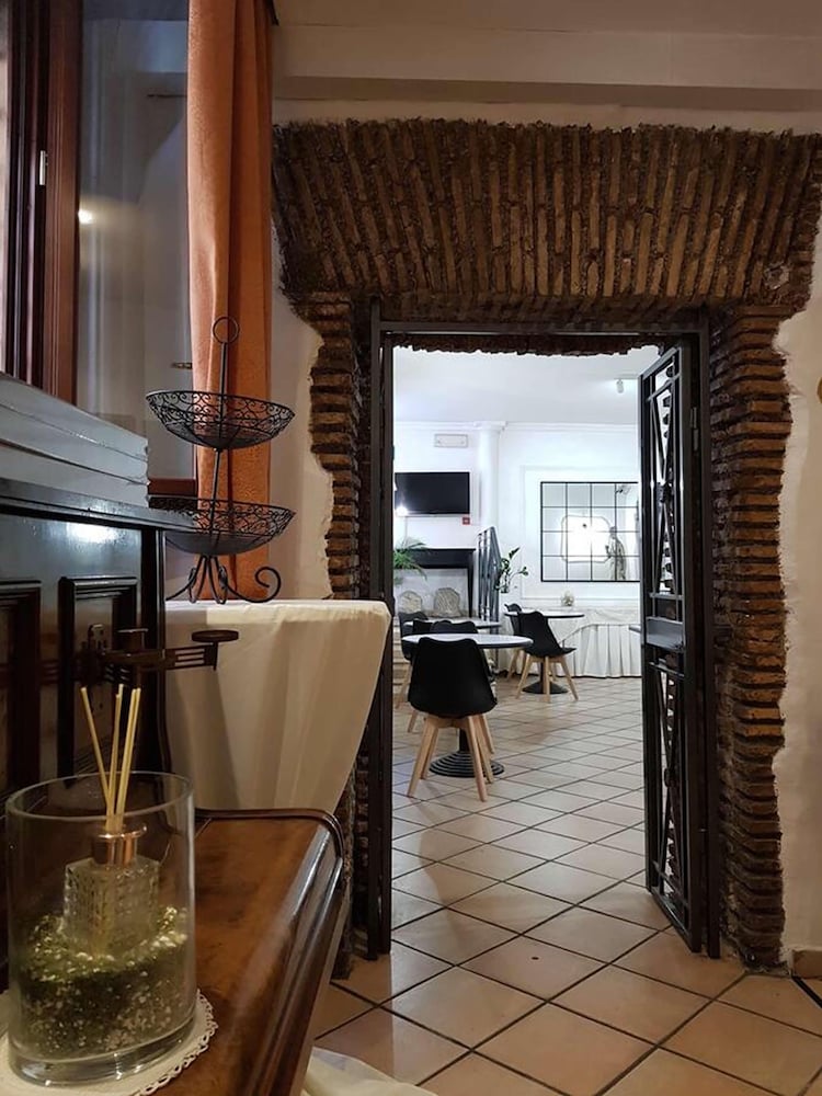 Hotel Julia 44/66
