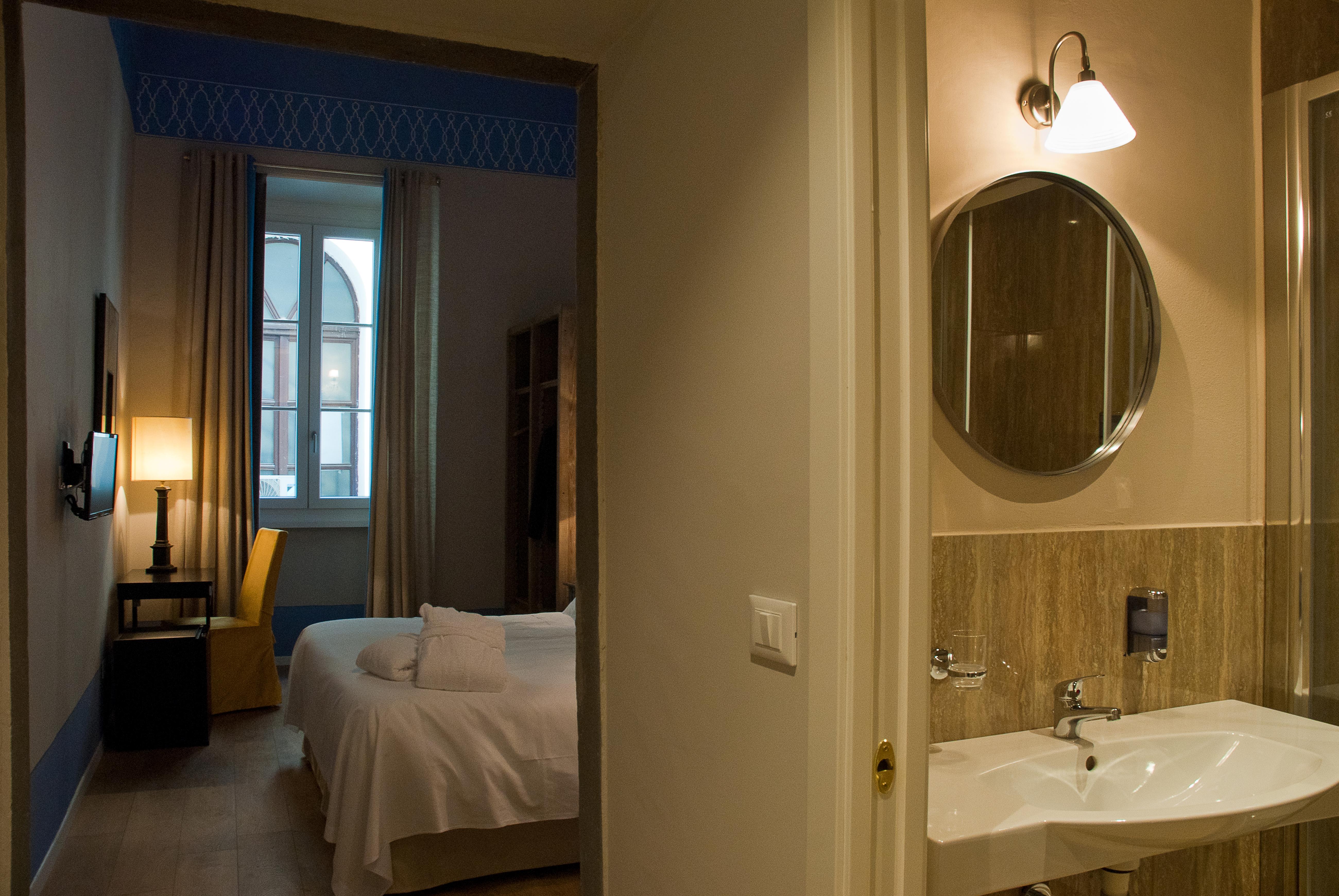 BLACK 5 FLORENCE SUITE 39/51