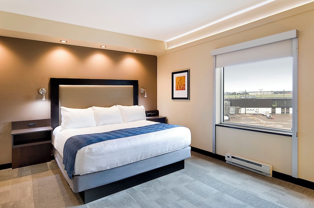 EXECUTIVE, KING BED