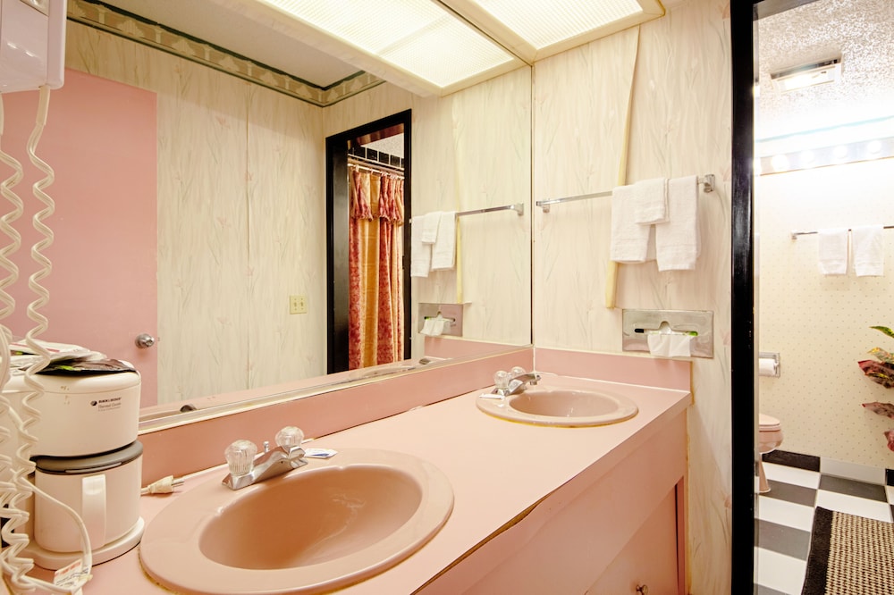 Romantic, Suite, King Bed, Hot Tub