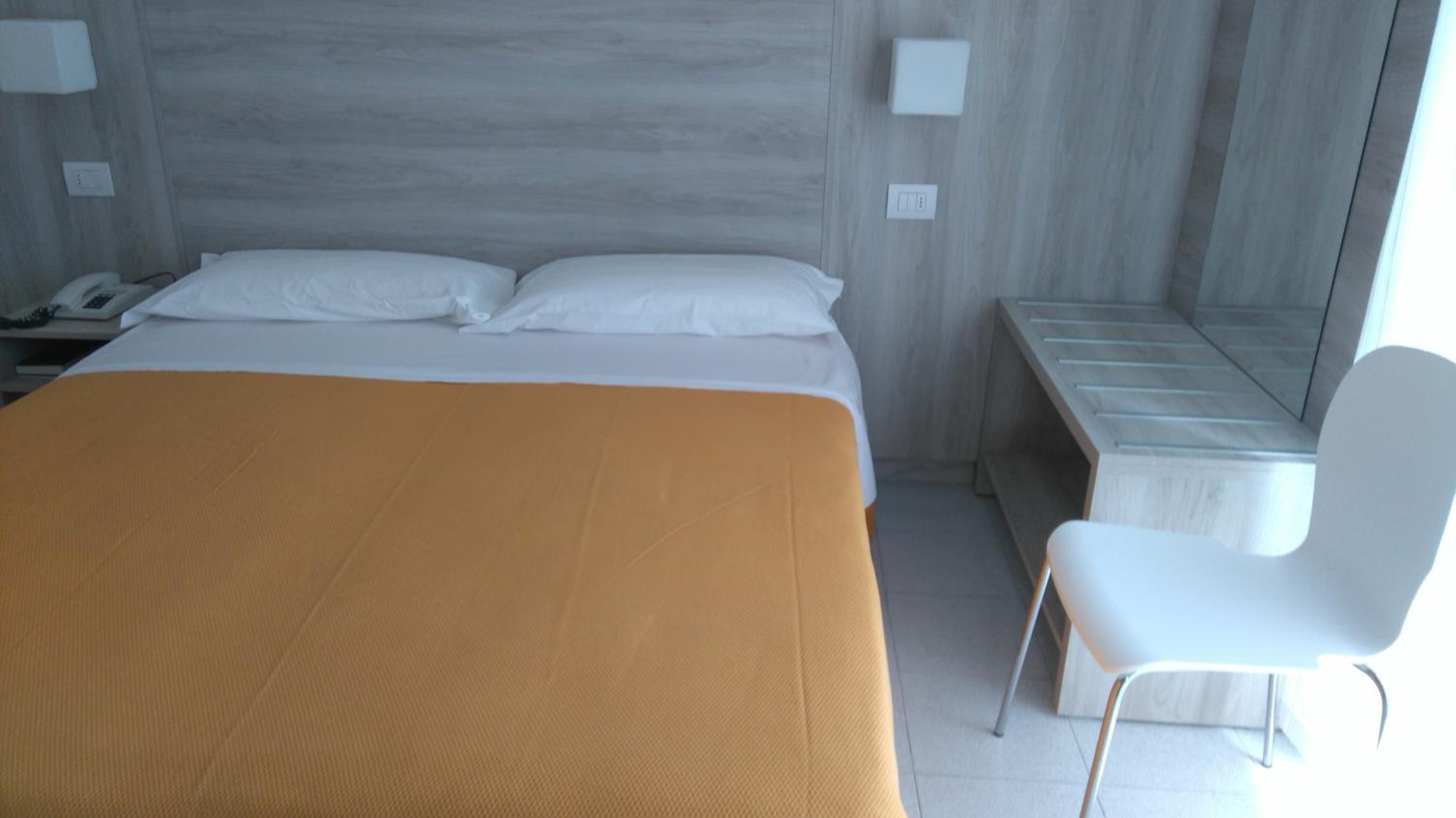 Hotel Monti 15/50