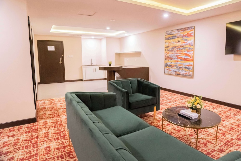 Ramada by Wyndham Murree Lower Topa Resort 58/87