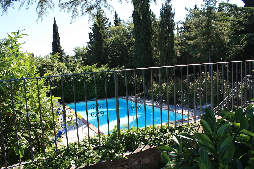 Villa Sant' Uberto Country Inn 63/65