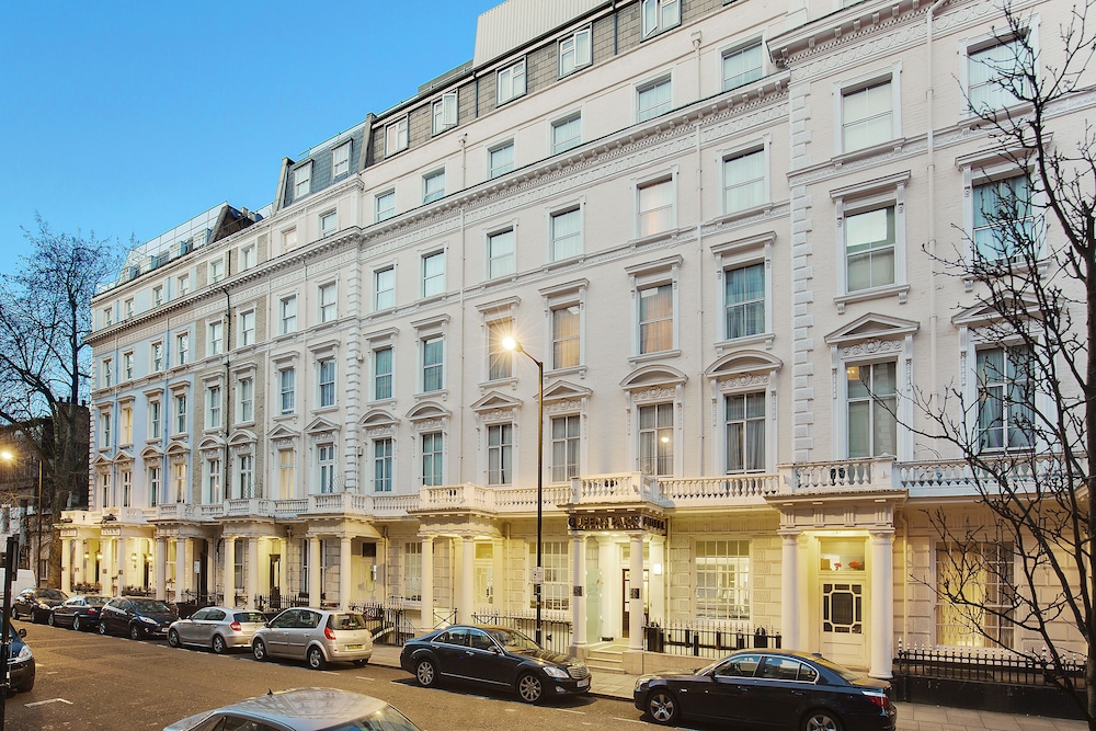 Queens Park Hotel 3/60