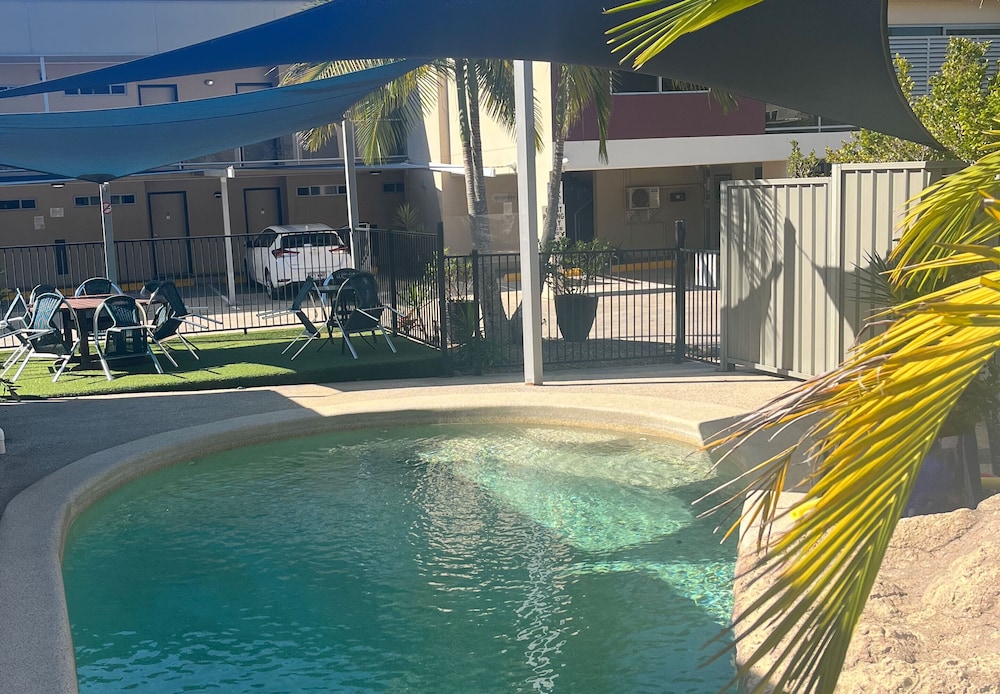 NAMBOUR HEIGHTS MOTEL 3/19
