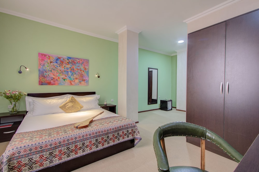 Olive Hotel Bishkek 10/32