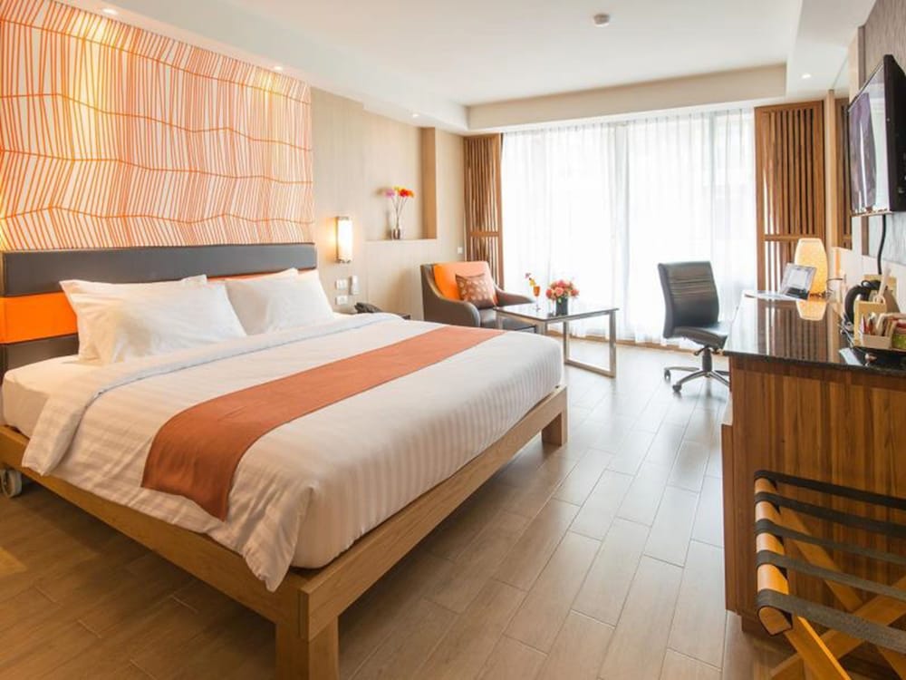 DYNASTY GRANDE HOTEL 11/45