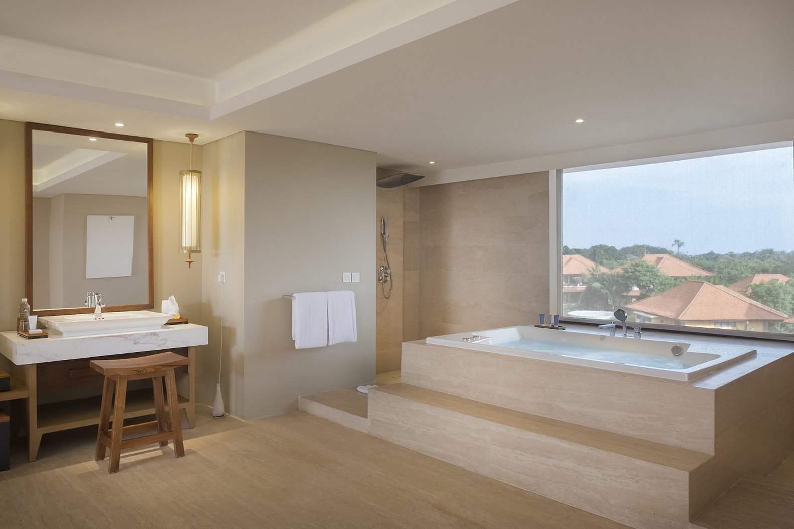 Royal Suites At The Bandha 10/25