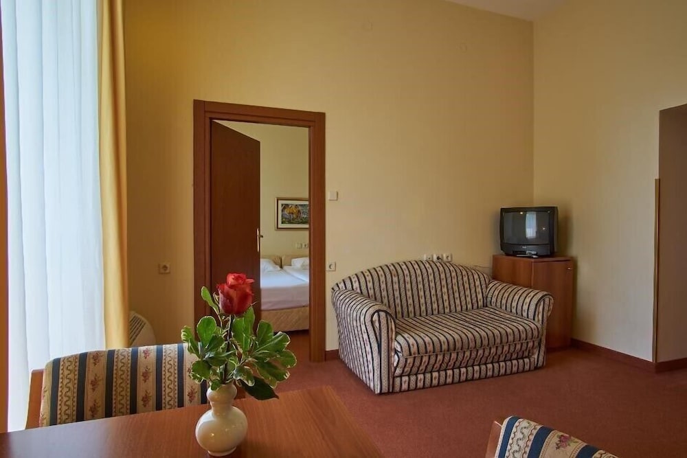 Hotel Vila Ruzica 35/64