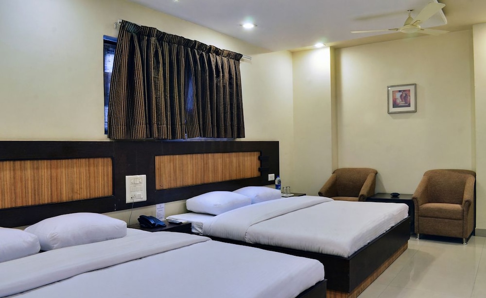 Regal Hotel 13/55