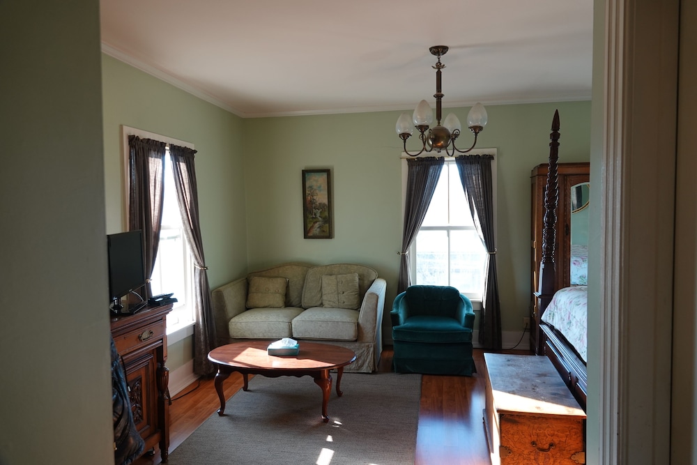 Union Hotel 33/50
