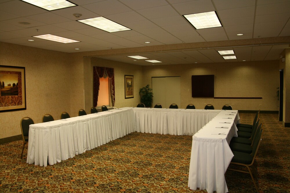 Hampton Inn Suites Bolingbrook 41/48