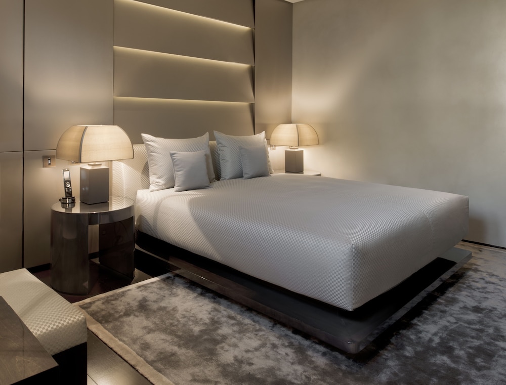 Armani, Deluxe, Suite, King Bed, Balcony