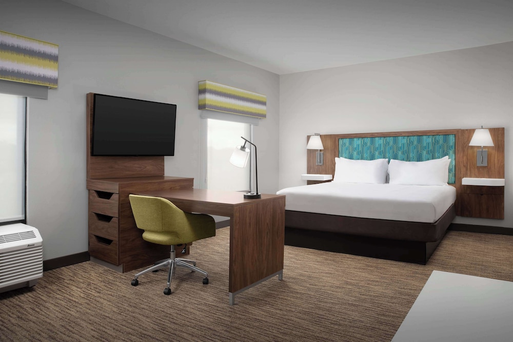 Studio, Suite, King Bed, Peloton