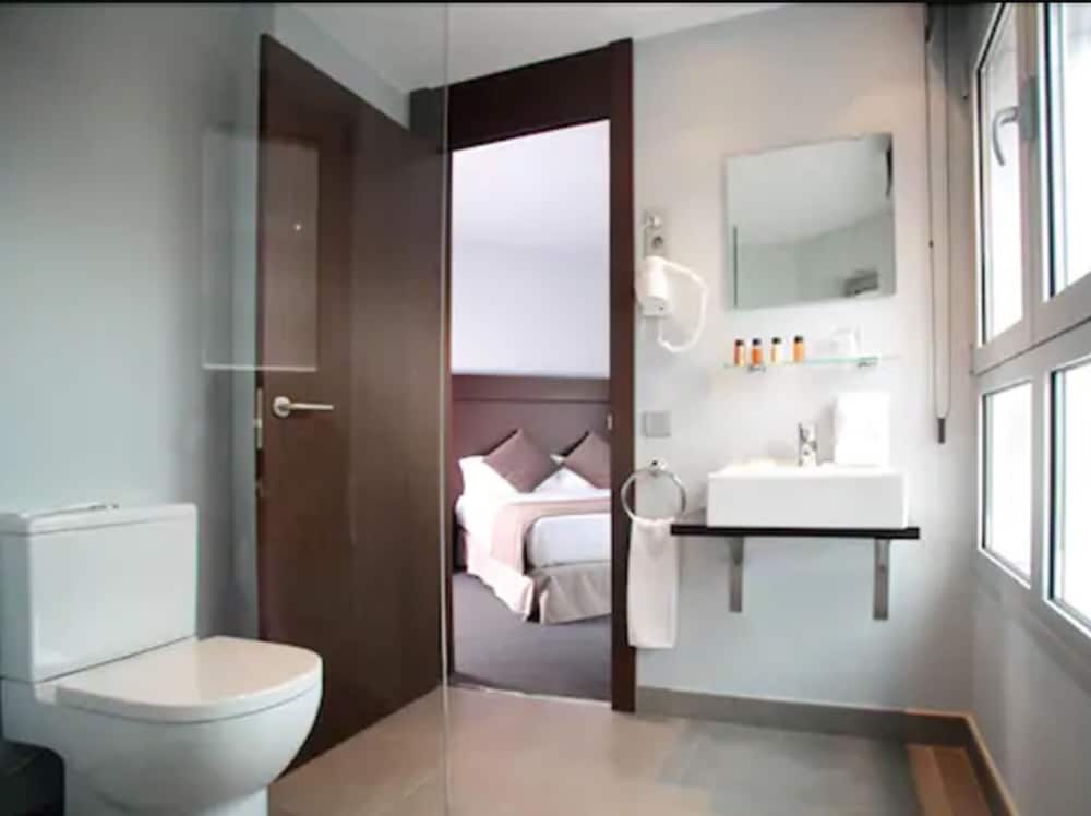 Hotel Madanis Liceo 43/50