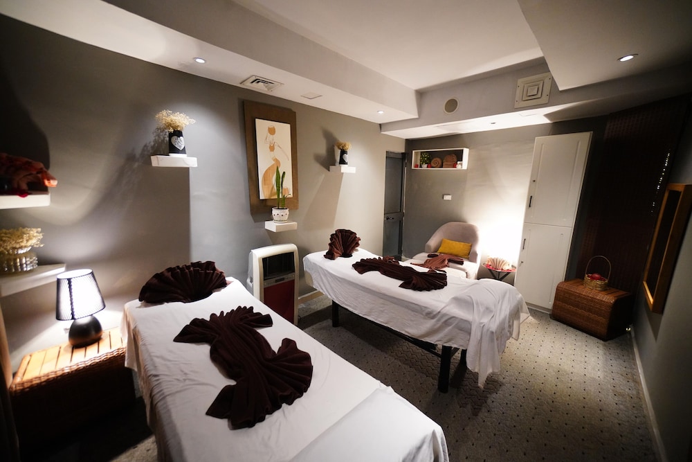 Mado Hotel 28/66