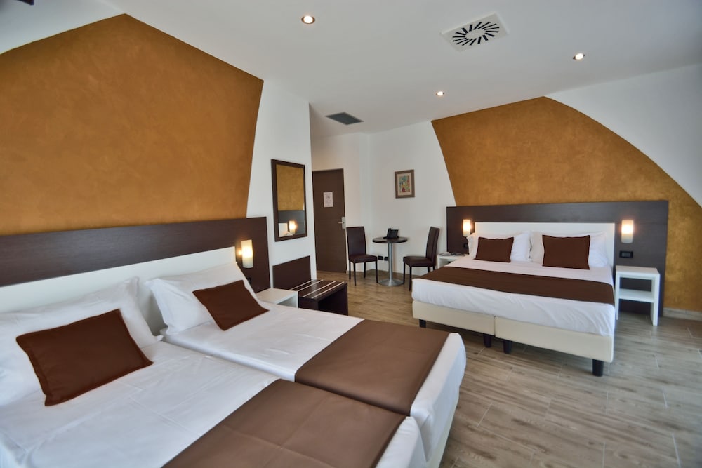 Hotel Luxor Florence 36/76