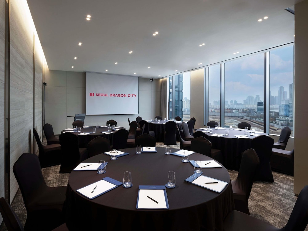 Ibis Styles Ambassador Seoul Yongsan 61/70