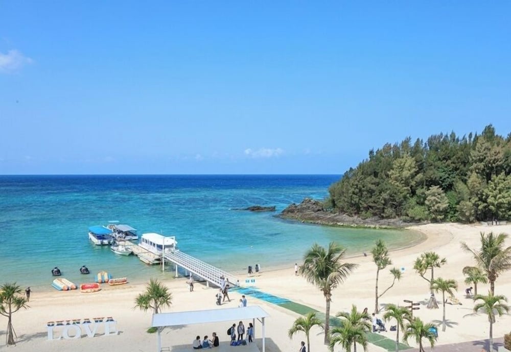 OKINAWA KARIYUSHI LCH.RESORT on The Beach 38/50