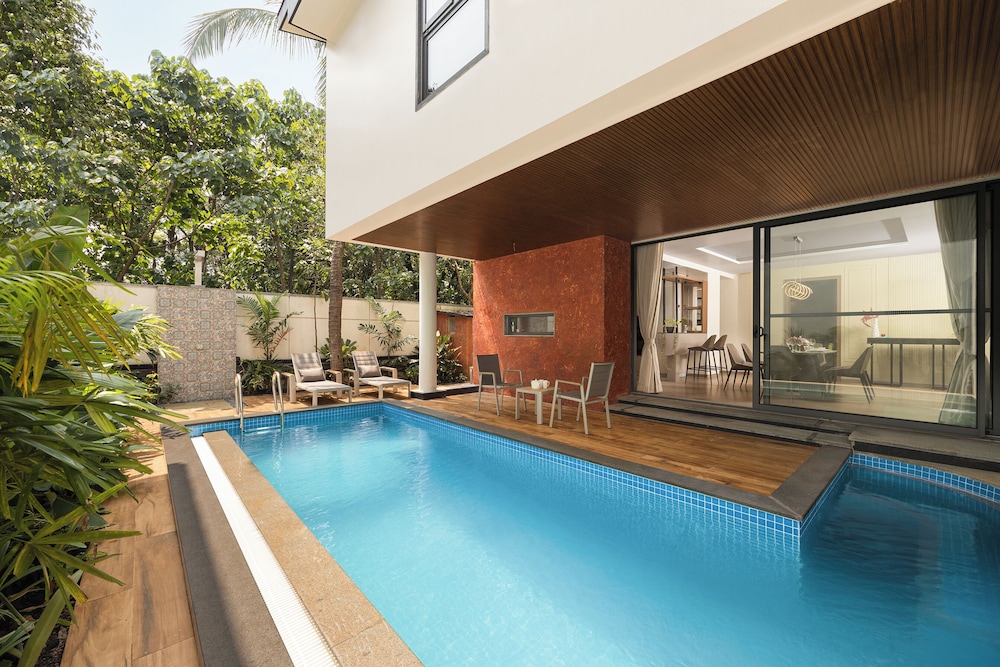 ELIVAAS Cloud 7 4 BHK Villa with Pvt Pool 71/72