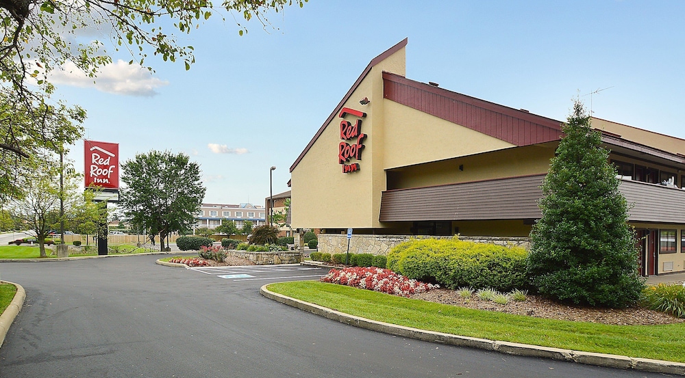 Red Roof Inn Louisville East - Hurstbourne 3/18