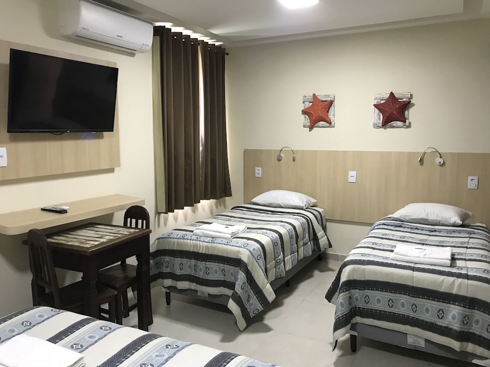 ROOM, QUADRUPLE