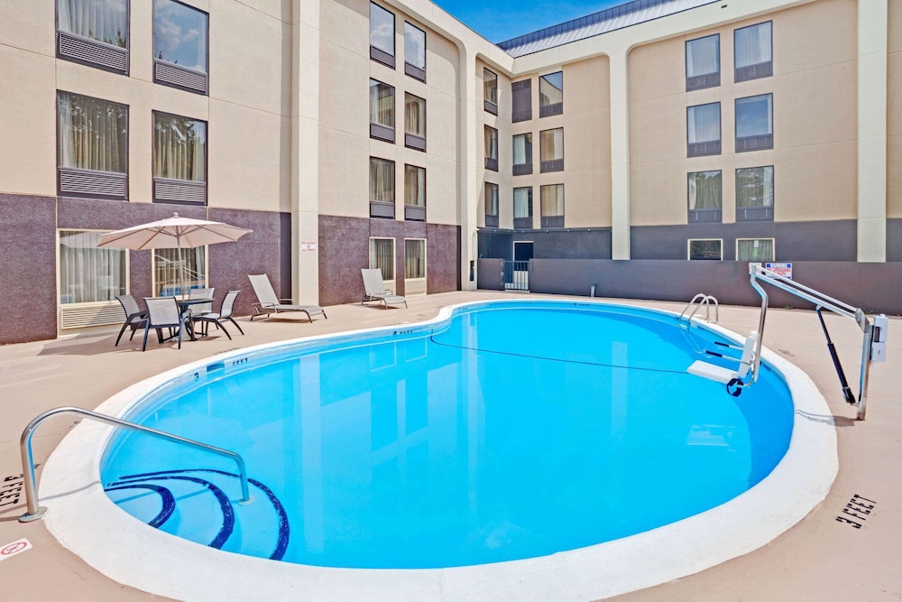 Wyndham Garden Charlotte Executive Park 9/23
