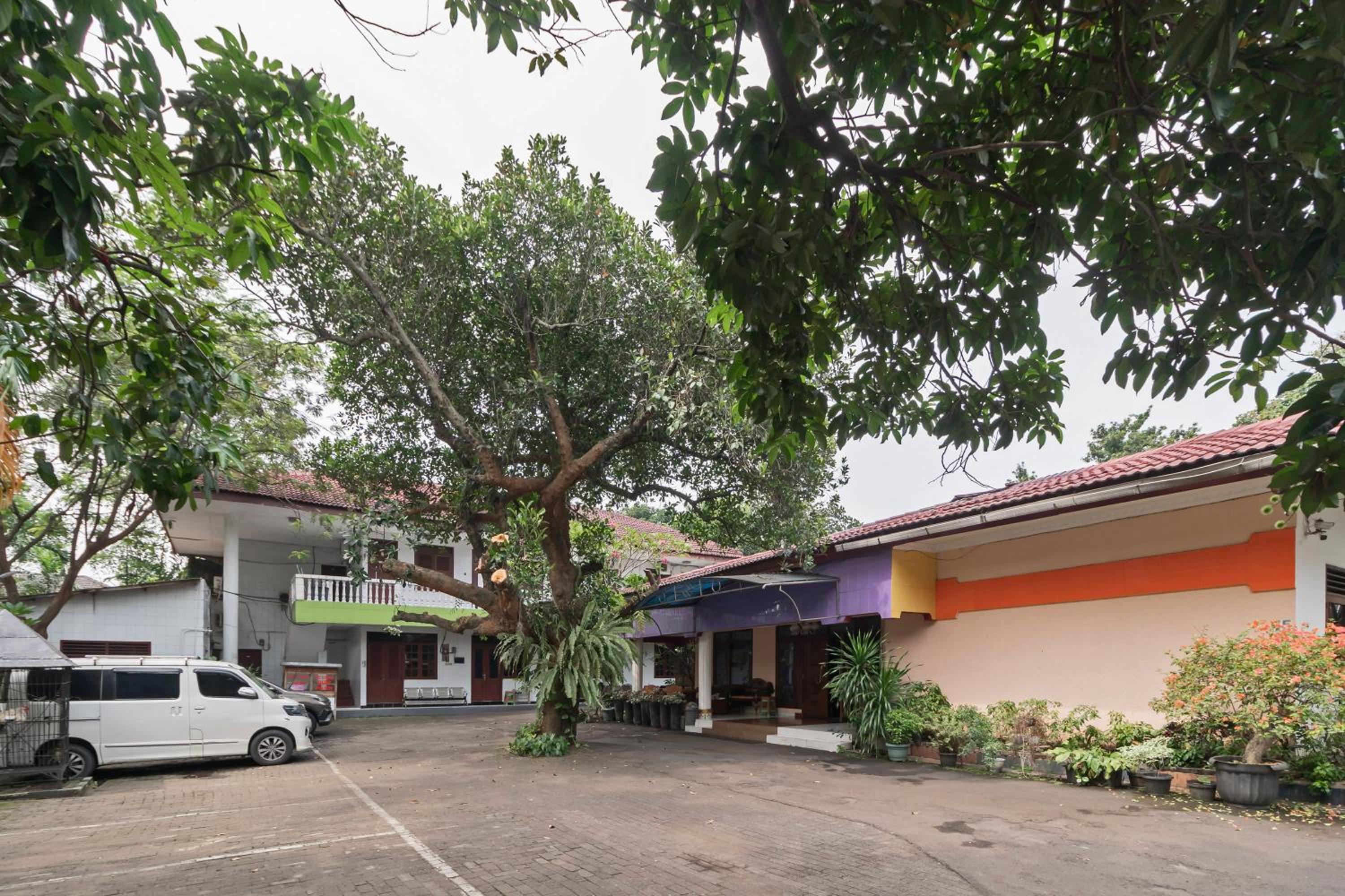 Reddoorz Plus Near Upn Veteran Jakarta 43/50