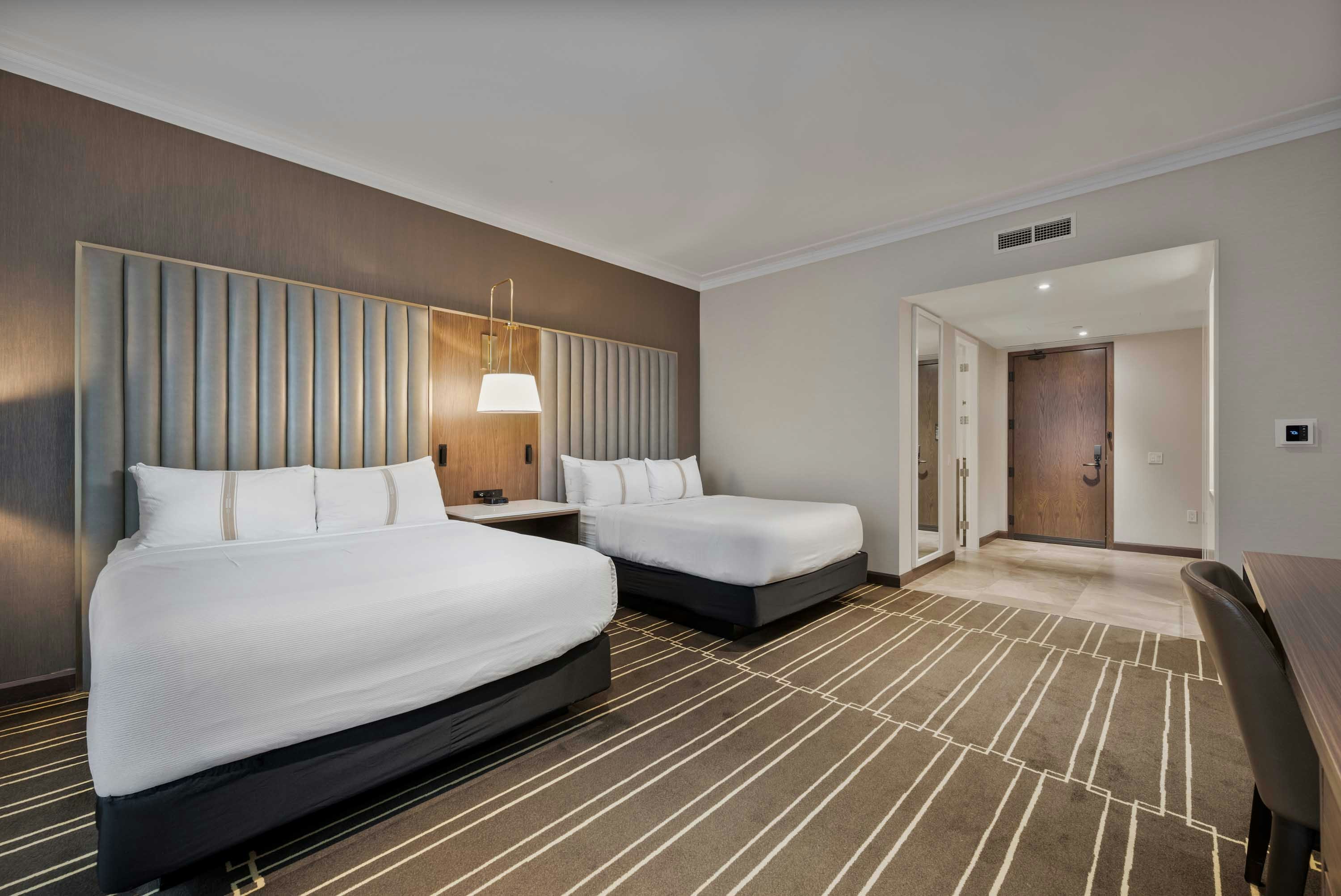 CLASSIC, 2 QUEEN BEDS