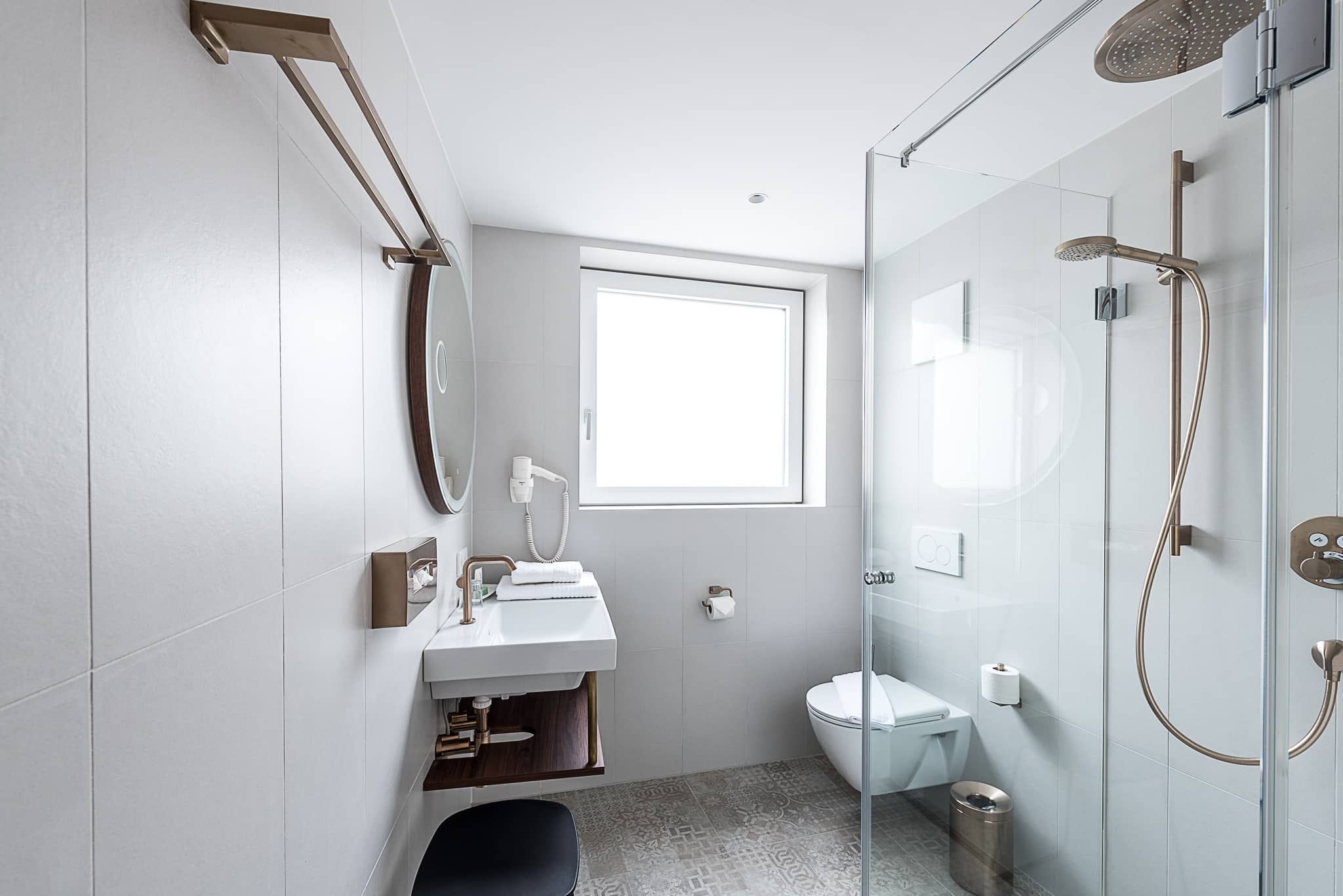 ROOM, TWIN BEDS