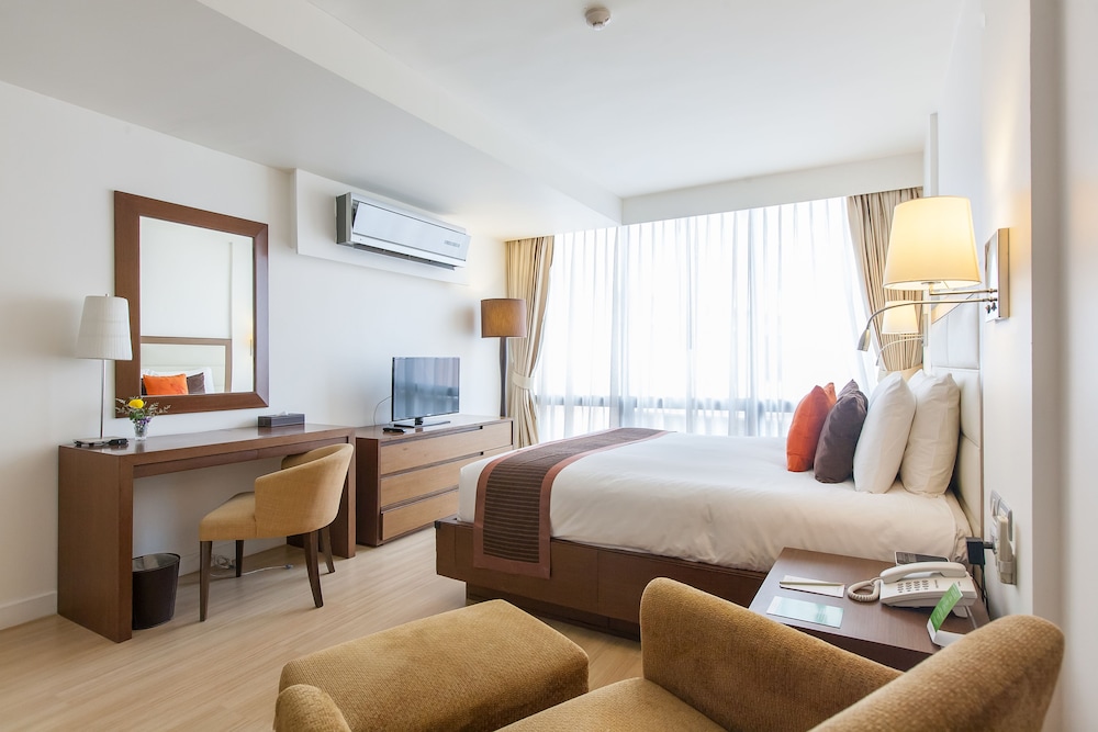 Oakwood Residence Sukhumvit 24 Bangkok 8/26