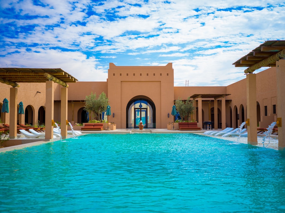 Bab Al Nojoum Bateen Liwa 50/60