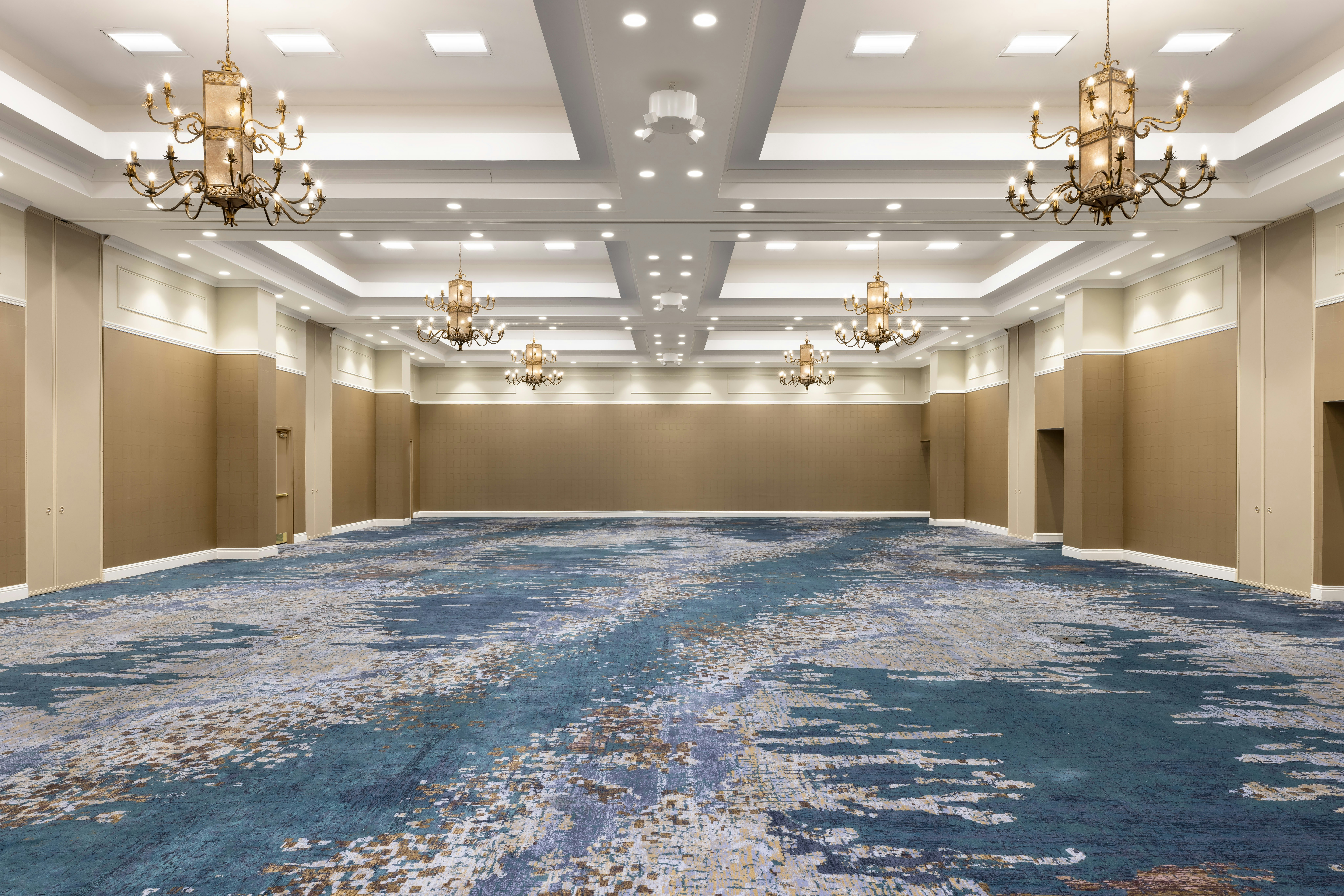 HILTON TUCSON EAST 16/53