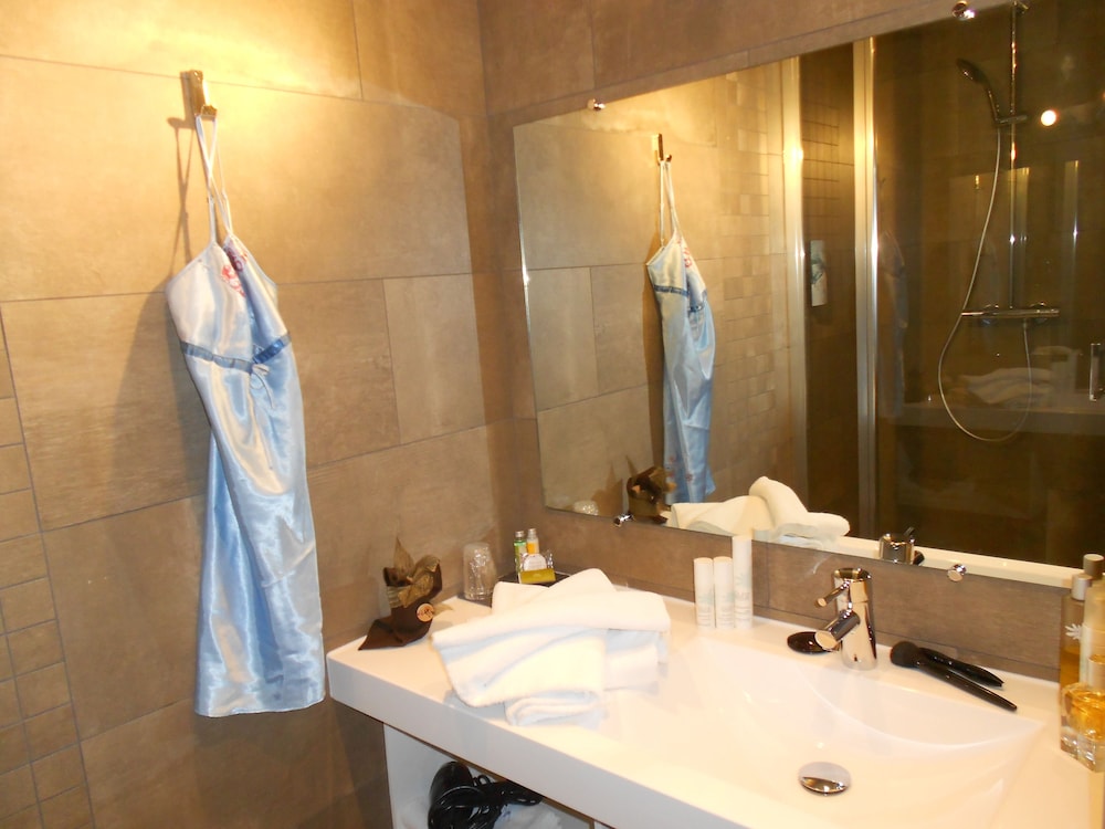 Cit'Hotel Avantici Gap 38/41