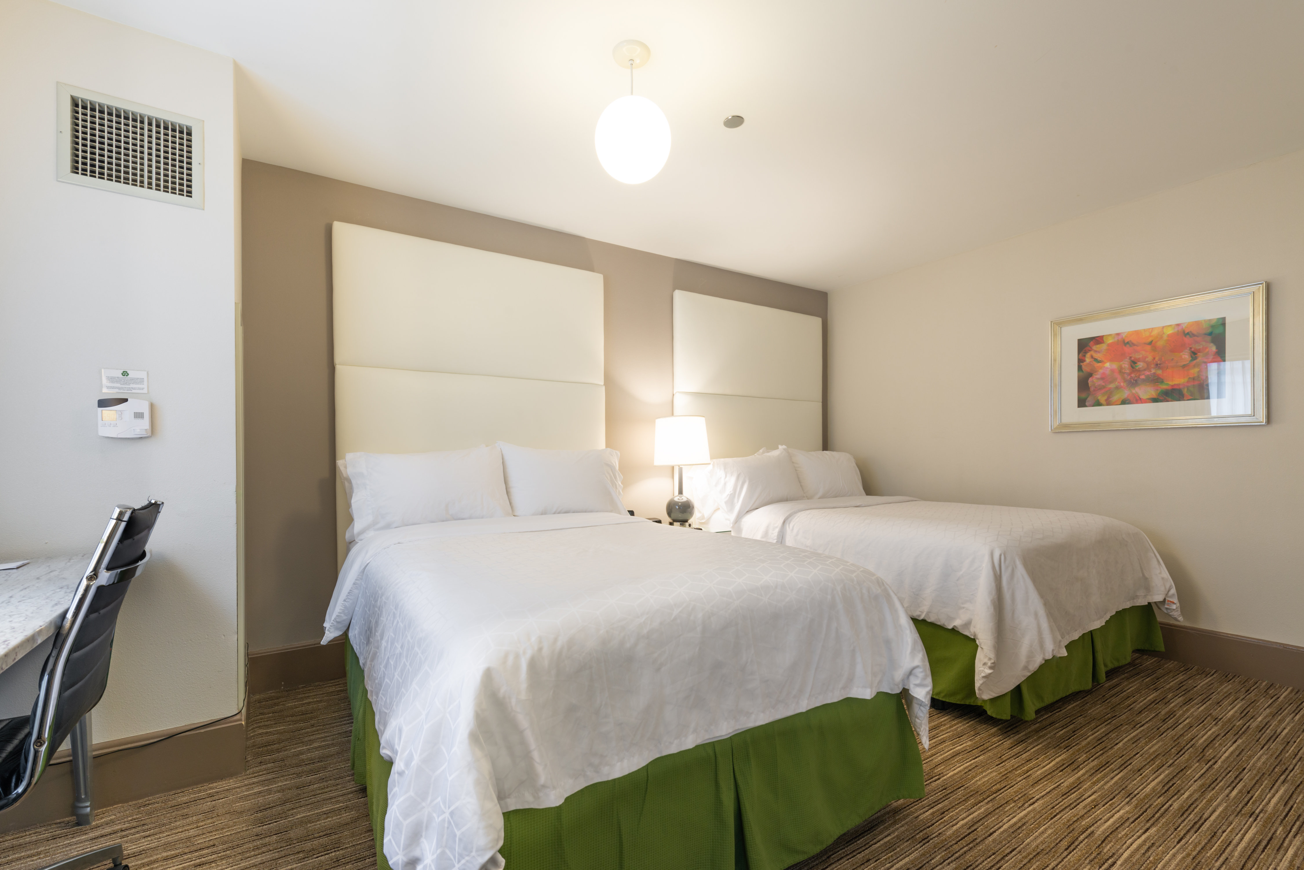 Holiday Inn Express Chicago - Magnificent Mile 19/37