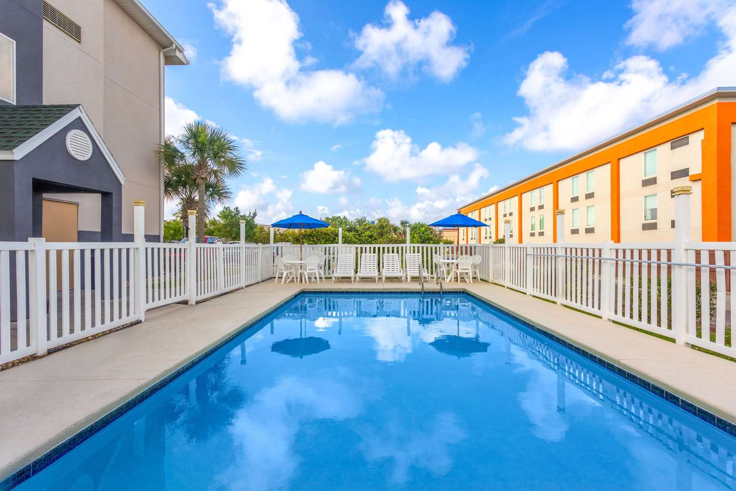 Microtel Inn & Suites by Wyndham Panama City 39/43