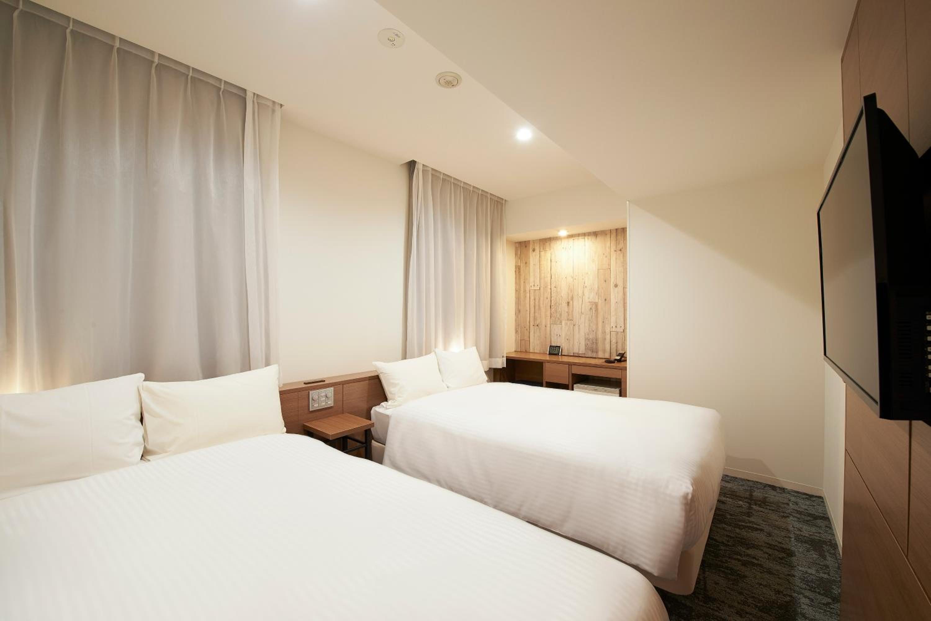 Semi Room, 2 Semi Double Beds
