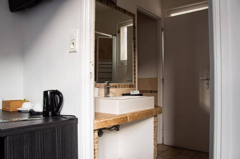 Hotel Le Tivoli Theopolis 44/47
