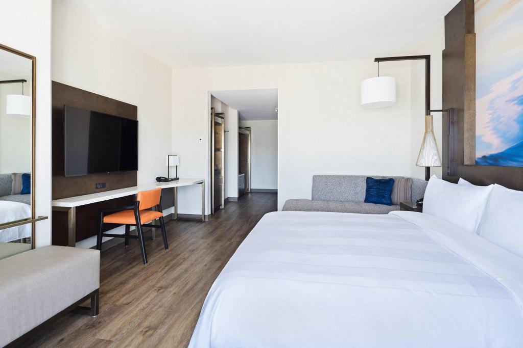 Guest Room, King Bed, Concierge Level