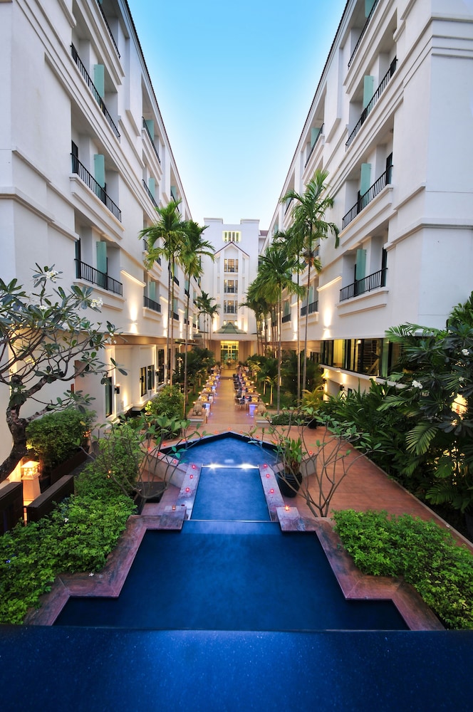 Tara Angkor Hotel 65/71