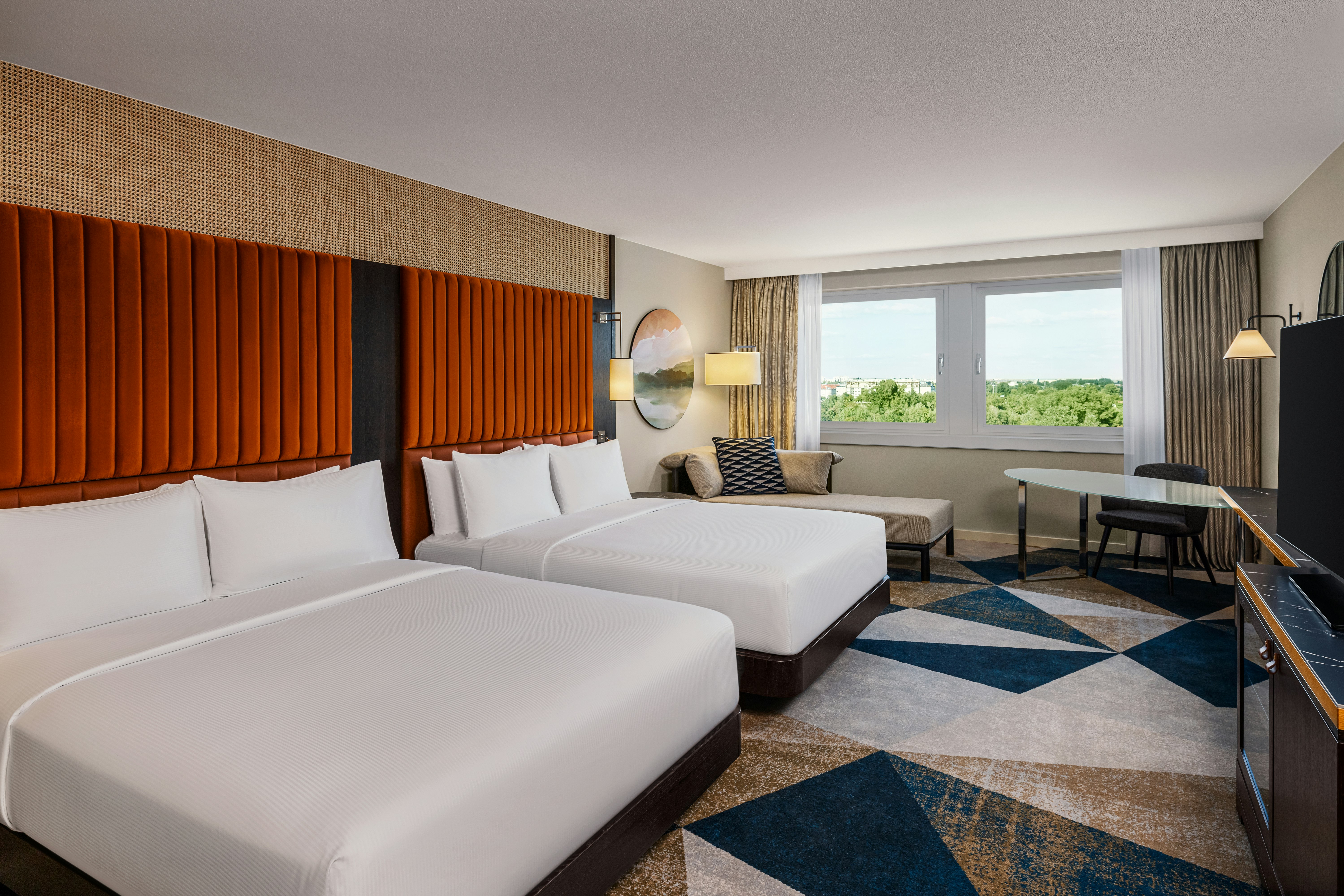 Executive, 2 Queen Beds, Water Front