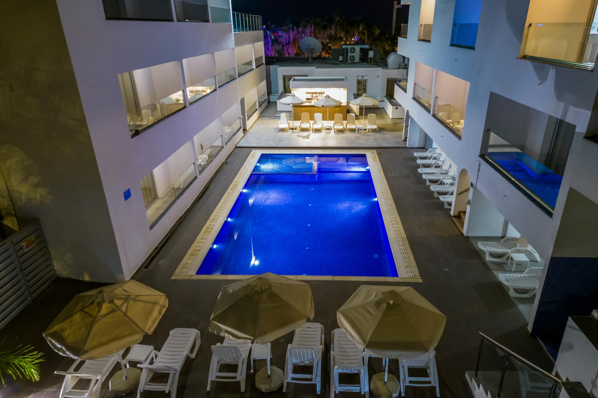 Room, Double or Twin Bed, Resort View